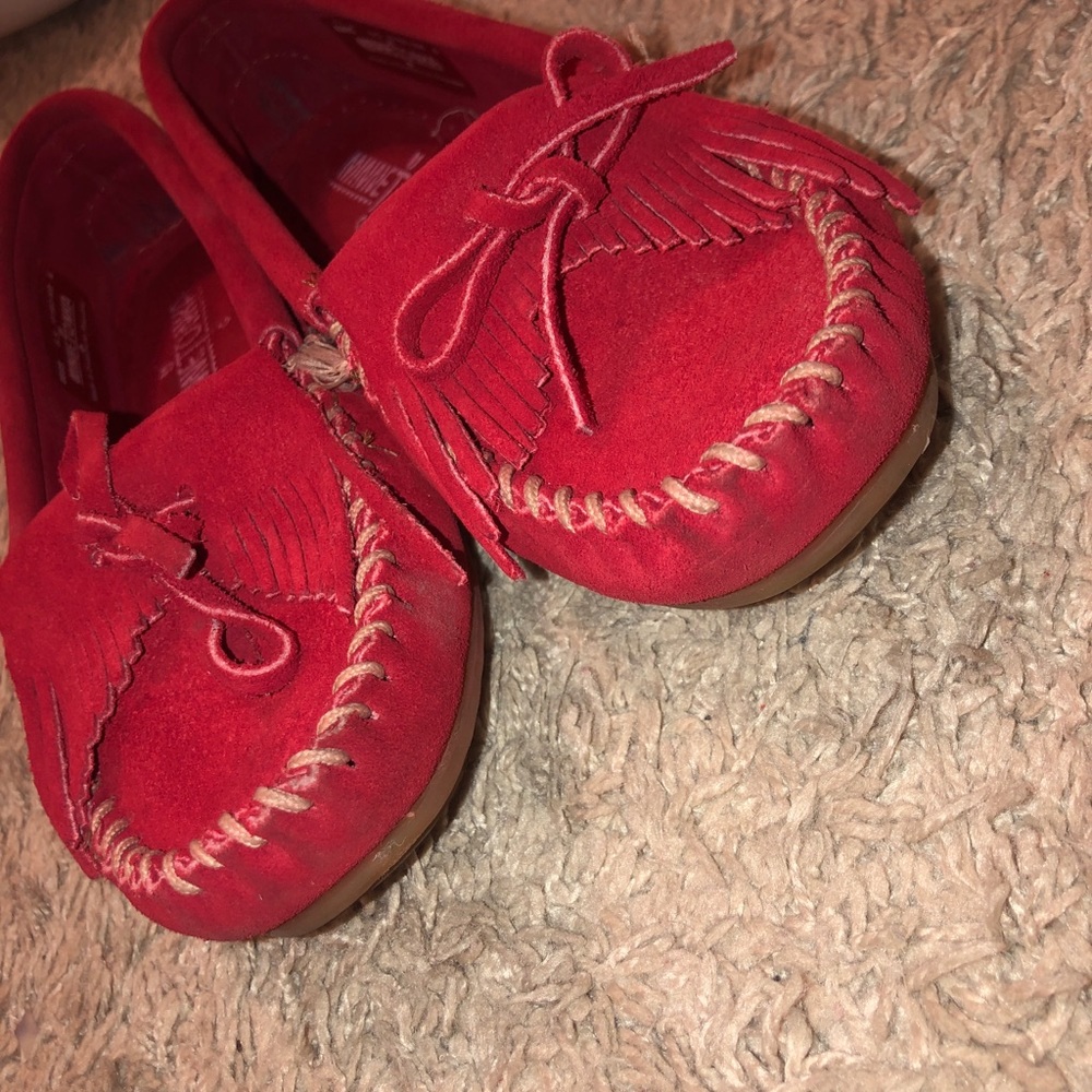 RED MINNETONKA LOAFERS - Picture 3 of 5